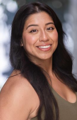 Дженнифер Браво