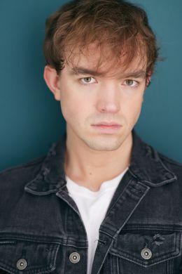 Дастин Николс