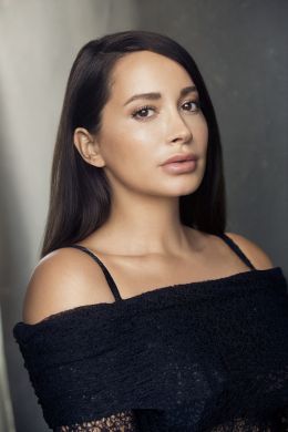 Шарли Реа Эскваер