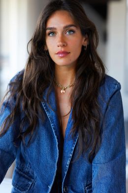 Izabel Pakzad