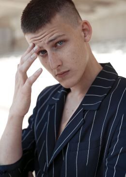 Адам Лангер