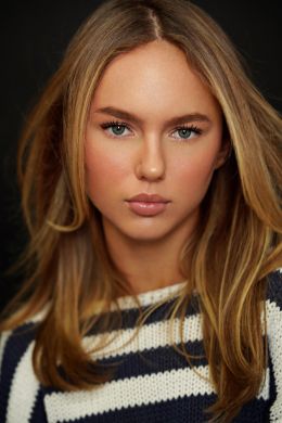 Карли Коннорс