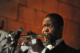 Трой Андерсон