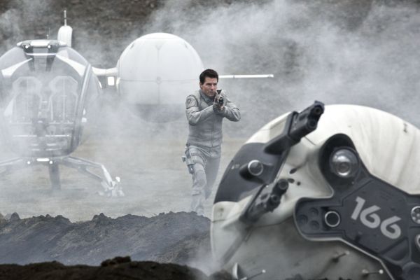 Новинки видео: Обливион, 42, Пятерка супергероев, Робинзон Крузо: Предводитель пиратов, Студия 54...