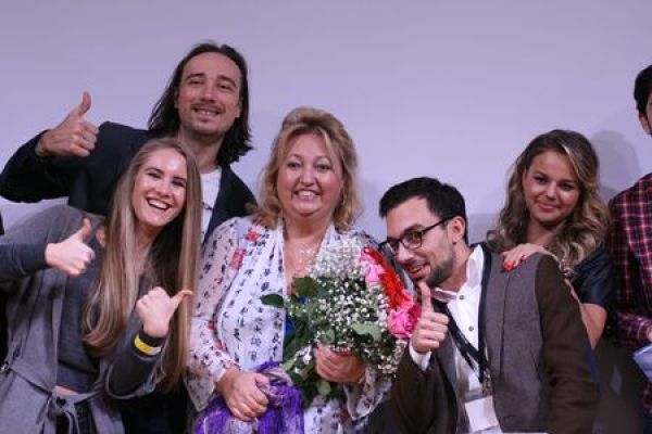 Мы учим открытости миру: Интервью с голливудским преподавателем актерского мастерства Мишель Даннер