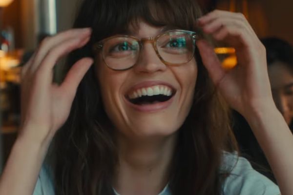 <p>Драмеди «Элла Маккей» получило новый трейлер</p>
