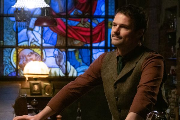 <p>Сериал «Бар «Один звонок»» с Данилой Козловским получил первый трейлер</p>
