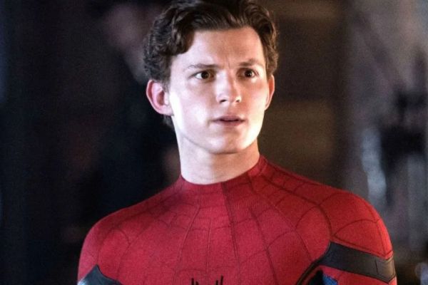 <p>Sony показала костюм Тома Холланда в новом «Человеке-пауке»</p>
