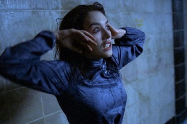 <p>Режиссёр&nbsp;&laquo;Улыбки&raquo; снимет ремейк&nbsp;&laquo;Одержимой&raquo; Жулавски</p>
