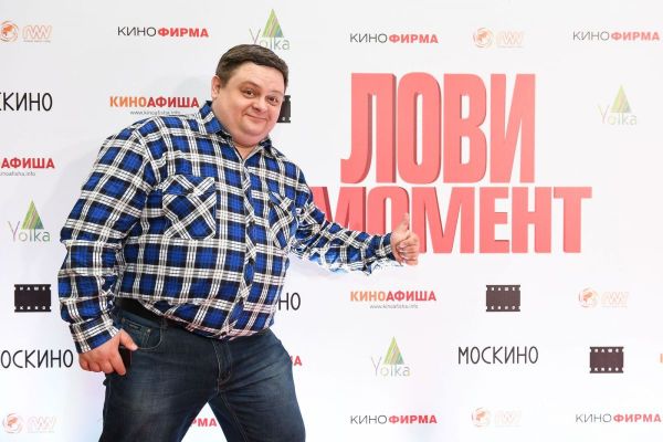 Фоторепортаж: Премьера комедии «Лови момент»