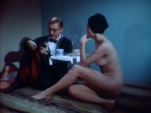 Жалаңаш Сакура Хинатаны фотошоппен түсірген