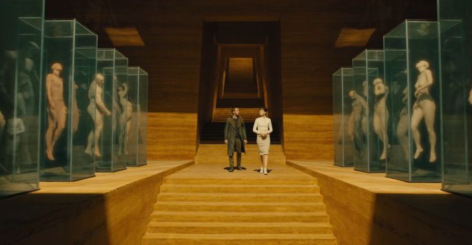 Бегущий по лезвию 2049