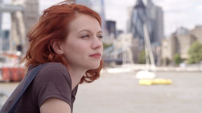 Девушка с плеером