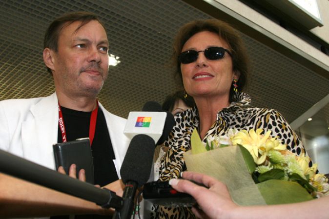 Жаклин Биссет в Шереметьево-2