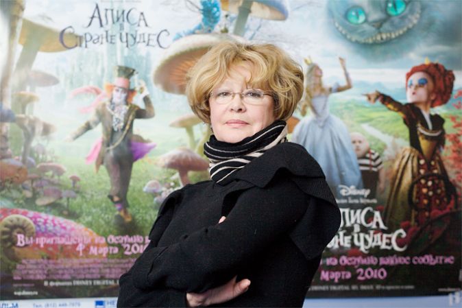 «Алиса в стране чудес»: фотографии актеров российского озвучивания фильма
