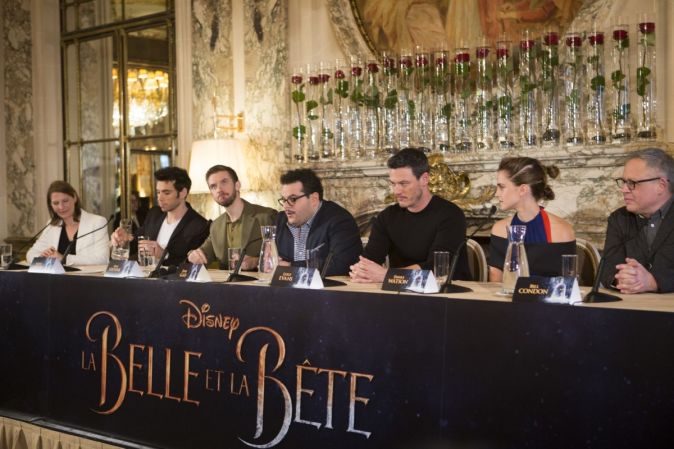 Фоторепортаж с пресс-мероприятий в Париже по волшебному фильму Disney «Красавица и Чудовище»