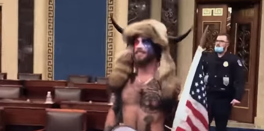 Q: Да грянет буря!