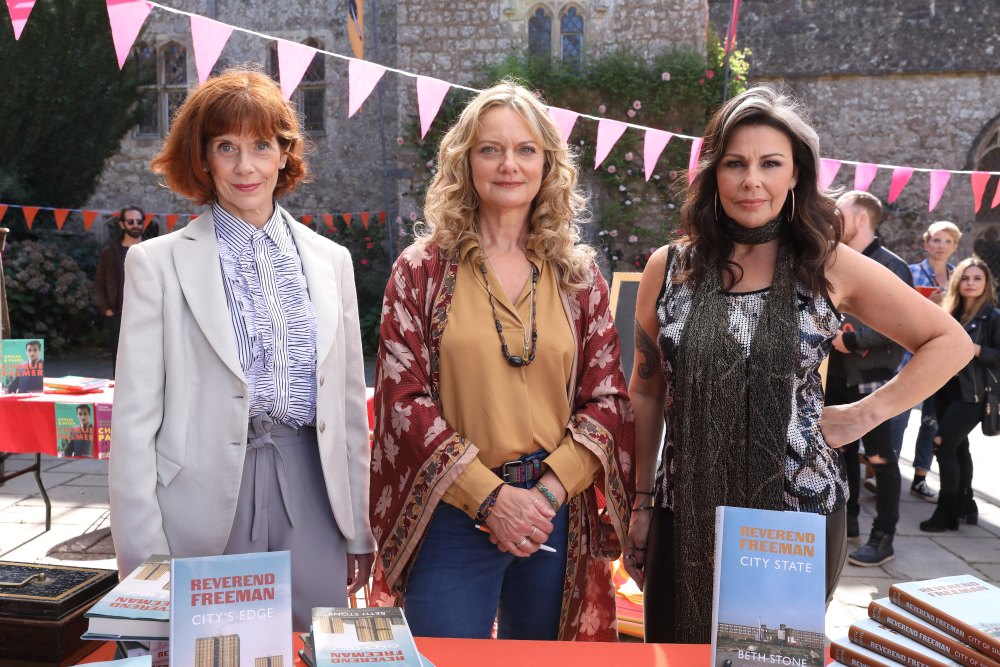 Королевы тайн